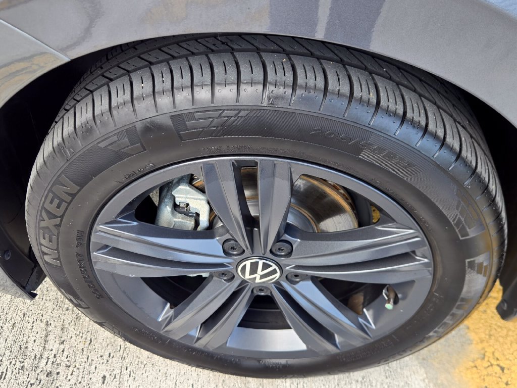Certified 2024 Volkswagen Jetta SE w/ Panoramic Sunroof Package FWD image 10