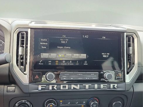 Used 2025 Nissan Frontier SV w/ Tow Package AWD/4WD image 13