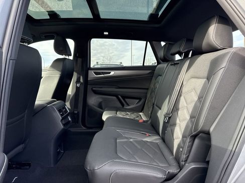 New 2026 Volkswagen Atlas Cross Sport SE image 14