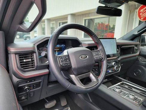 Used 2024 Ford Expedition Limited AWD/4WD image 8
