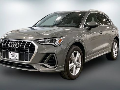 Used 2021 Audi Q3 2.0T Premium Plus w/ Premium Plus Package AWD/4WD image 2