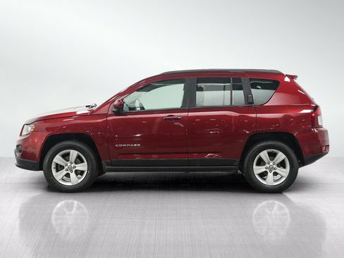 Used 2014 Jeep Compass Latitude FWD image 2