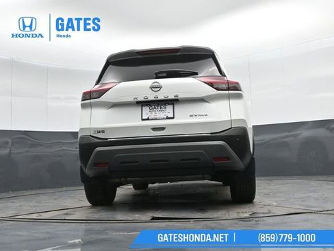 Used 2023 Nissan Rogue SV image 35