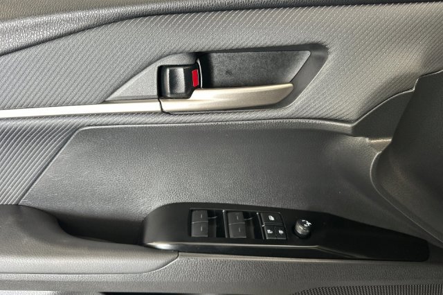 Certified 2025 Toyota Camry SE FWD image 14