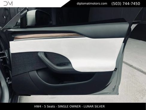 Used 2025 Tesla Model S AWD/4WD image 27