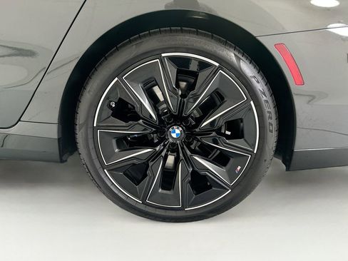 Used 2026 BMW 740i w/ Premium Package RWD image 30