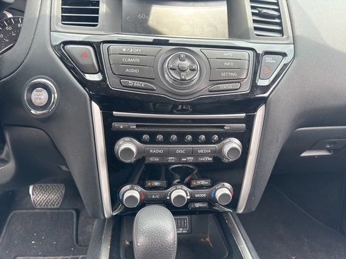 Used 2018 Nissan Pathfinder S FWD image 18