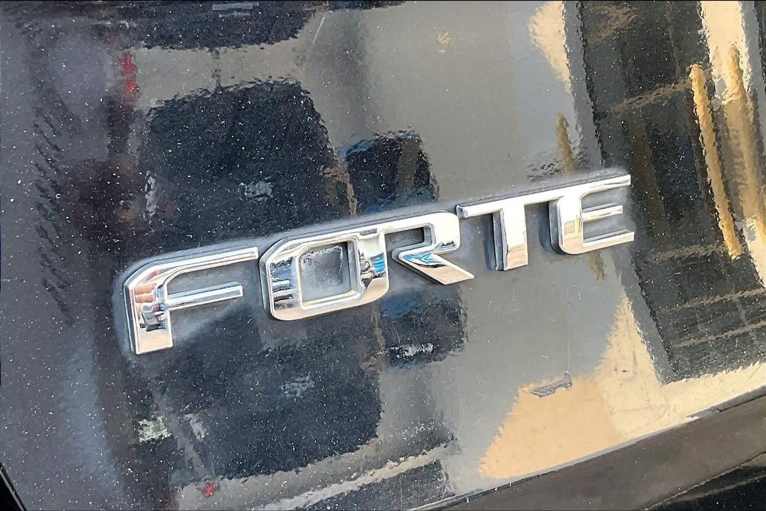 Used 2015 Kia Forte EX FWD image 29