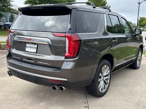 Used 2021 GMC Yukon Denali w/ Denali Premium Package AWD/4WD image 3