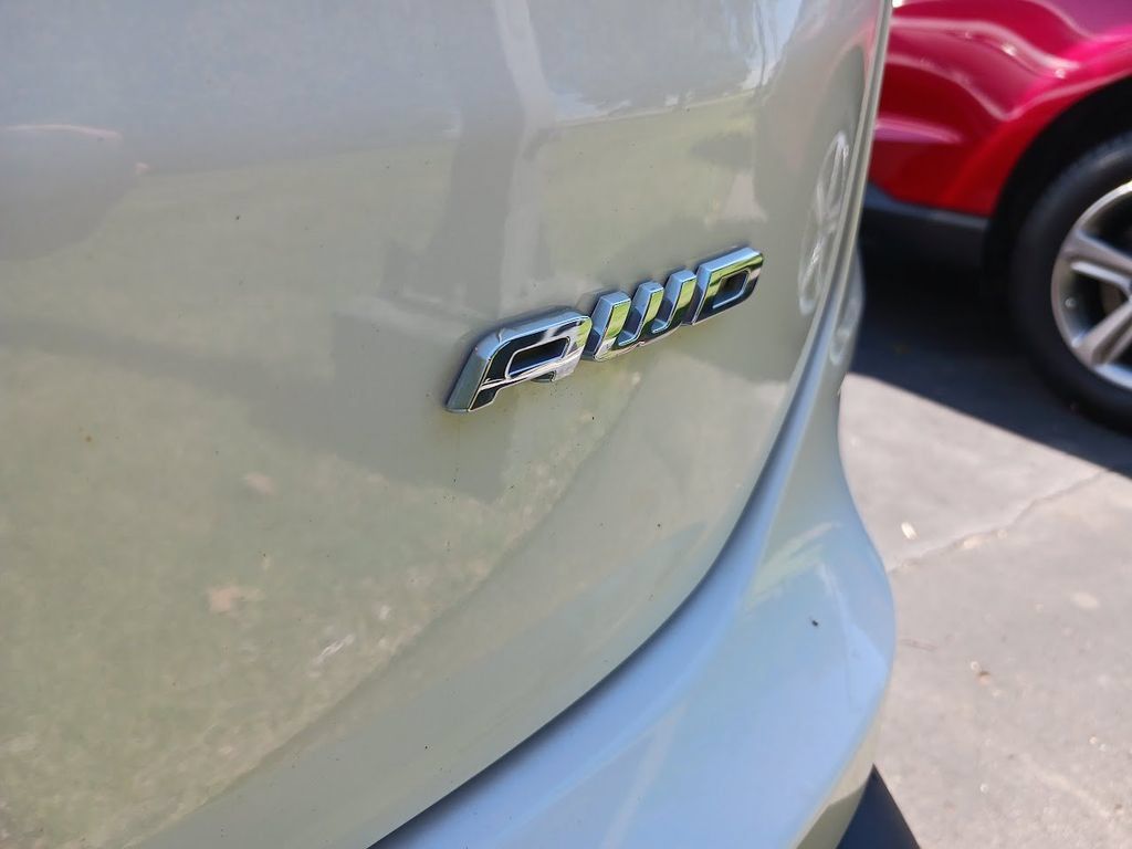Used 2022 Ford Edge SEL w/ Convenience Package AWD/4WD image 7