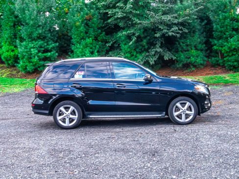 Used 2019 Mercedes-Benz GLE 400 4MATIC image 10