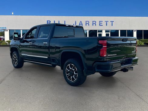 Used 2024 Chevrolet Silverado 2500 High Country w/ High Country Premium Package AWD/4WD image 5