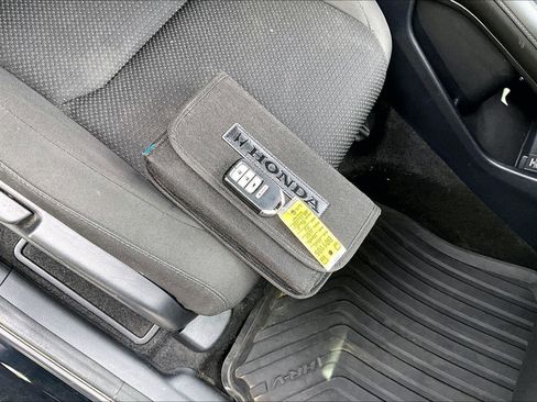 Used 2021 Honda HR-V EX image 11