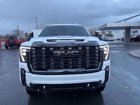 Used 2024 GMC Sierra 2500 Denali Ultimate image 4