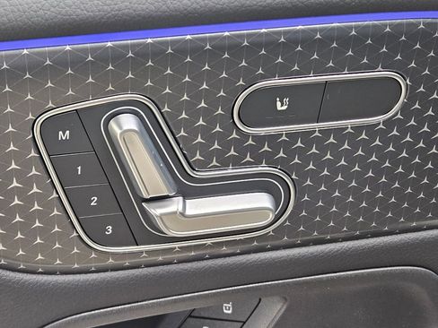 New 2026 Mercedes-Benz GLB 250 4MATIC image 18