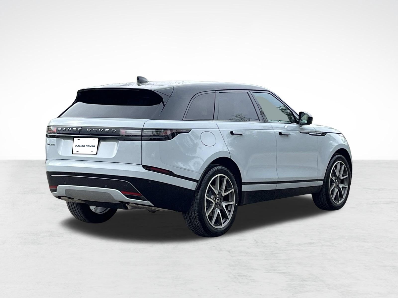 Used 2026 Land Rover Range Rover Velar Dynamic SE AWD/4WD image 8