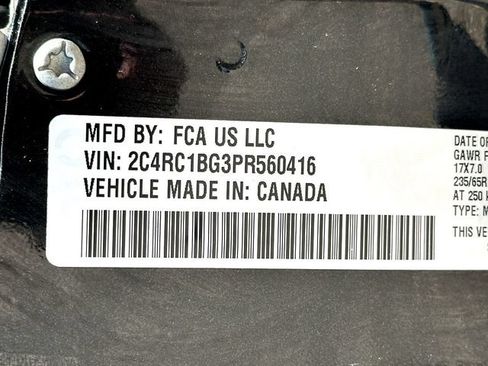 Used 2023 Chrysler Pacifica Touring-L FWD image 31