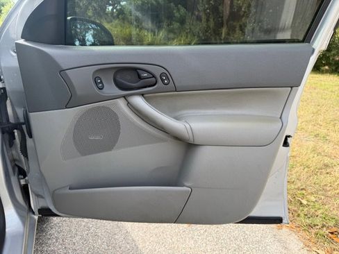 Used 2005 Ford Focus S image 14