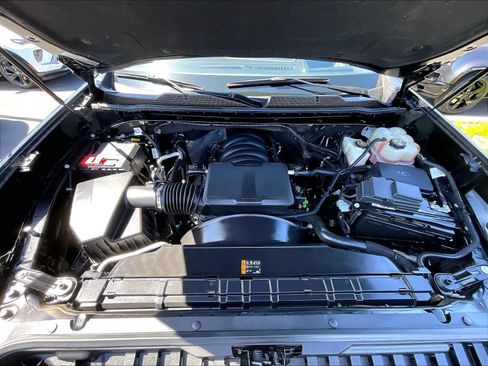 Used 2024 Chevrolet Silverado 3500 High Country w/ High Country Premium Package AWD/4WD image 13