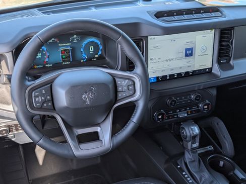 New 2025 Ford Bronco Badlands image 12