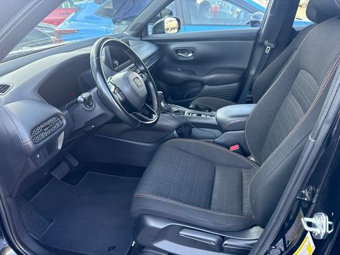 Used 2025 Honda HR-V Sport image 4