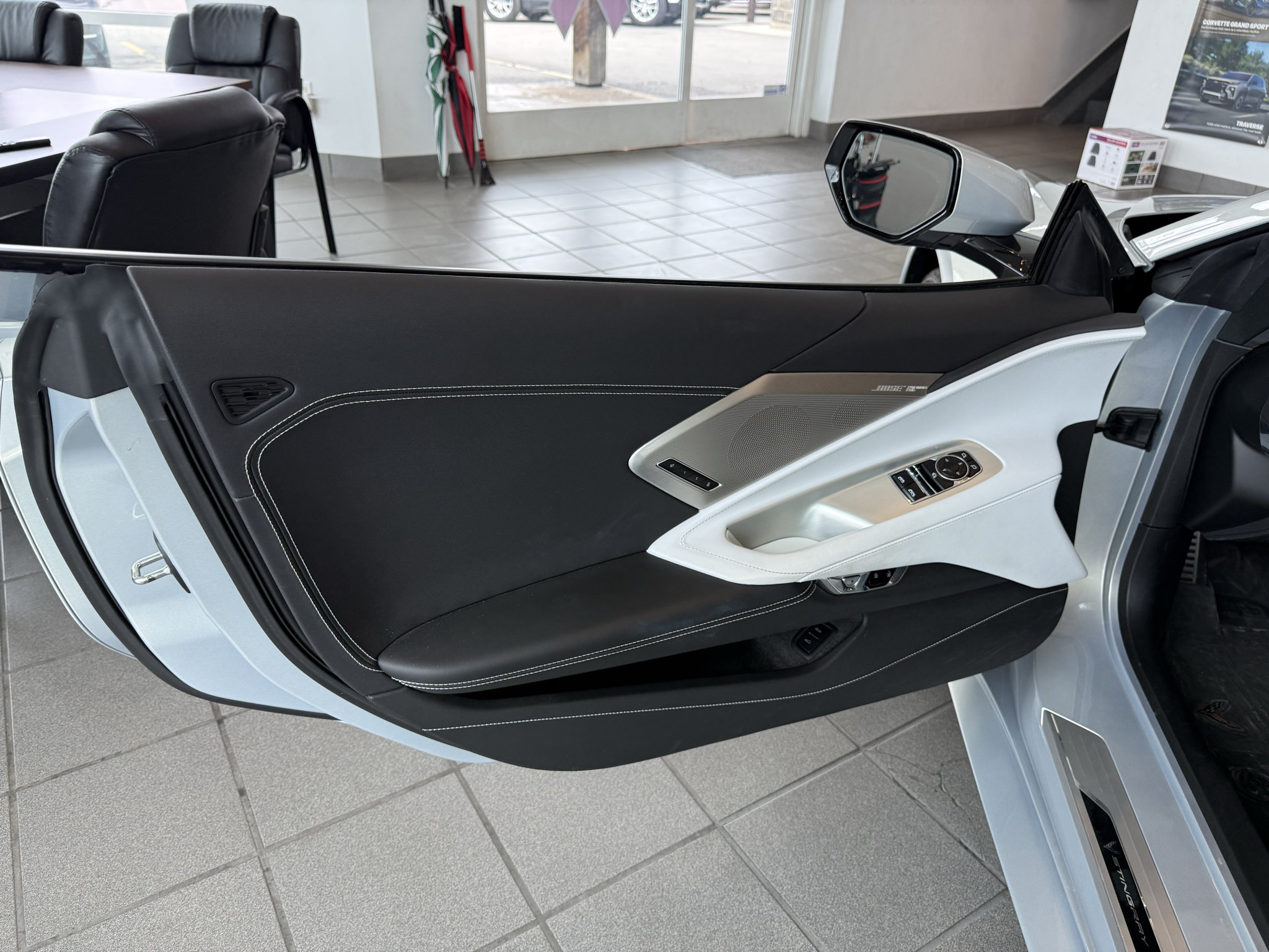 Used 2021 Chevrolet Corvette Stingray Preferred Cpe w/ Z51 Performance Package RWD image 9