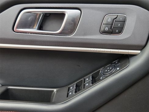 Used 2025 Ford Explorer ST-Line w/ Premium Package image 22