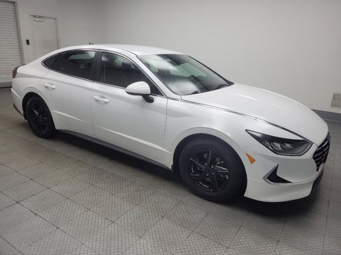 Used 2021 Hyundai Sonata SE w/ Preferred Accessory Package FWD image 11