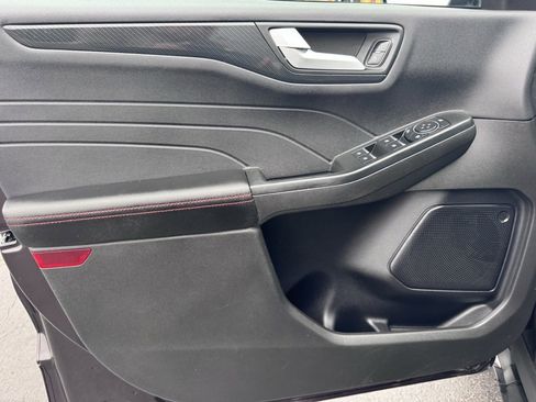 Used 2019 Ford Escape SE image 13