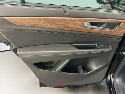 Used 2025 Volkswagen Atlas SE AWD/4WD image 27