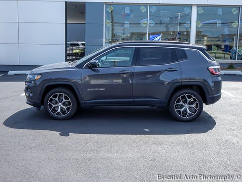 Used 2024 Jeep Compass Limited AWD/4WD image 4