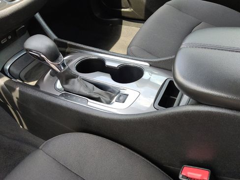Used 2023 Chevrolet Malibu LT FWD image 26