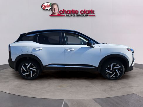 Used 2026 Nissan Kicks SV FWD image 7
