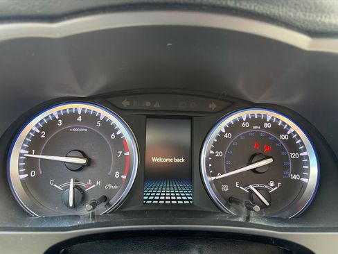Used 2015 Toyota Highlander XLE AWD/4WD image 6