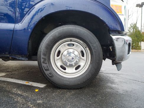 Used 2011 Ford F350 XL w/ XL Value Pkg image 4