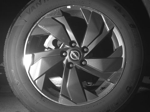 Used 2025 Nissan Rogue SV image 14