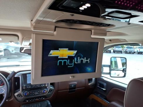 Used 2015 Chevrolet Silverado 3500 High Country w/ Duramax Plus Package image 13