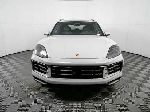 New 2026 Porsche Cayenne AWD image 37