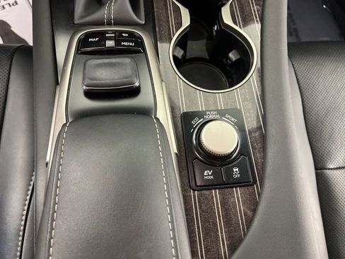 Used 2019 Lexus RX 450hL Luxury image 31