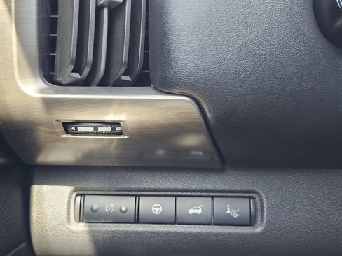 Used 2024 Nissan Pathfinder Platinum AWD/4WD image 18