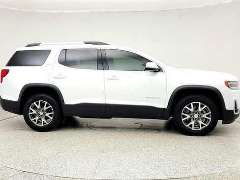 Used 2023 GMC Acadia SLE w/ Driver Convenience Package FWD image 4