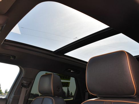 Used 2023 Chevrolet Blazer Premier FWD image 19