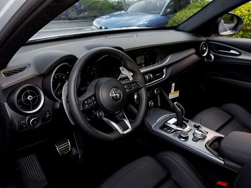 New 2025 Alfa Romeo Stelvio Sprint image 22