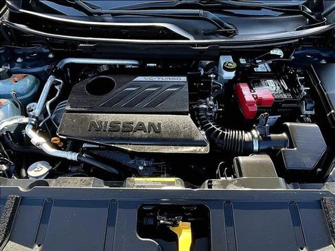 Used 2023 Nissan Rogue SV image 11