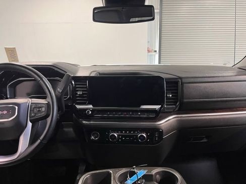 Used 2024 GMC Sierra 1500 SLT image 21