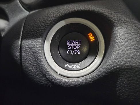 Used 2016 Chrysler 200 C image 6