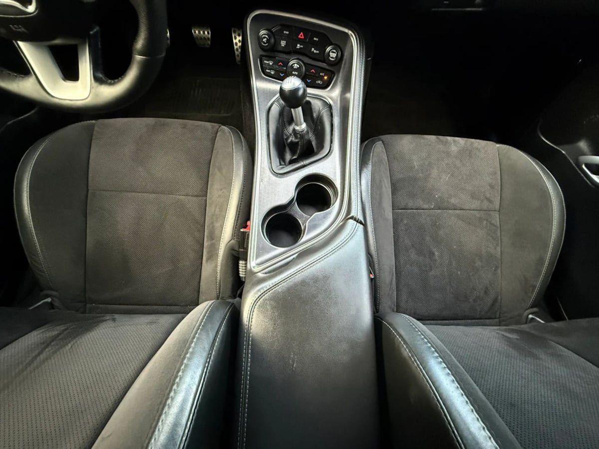 Used 2016 Dodge Challenger R/T Scat Pack w/ Leather Interior Group RWD image 43