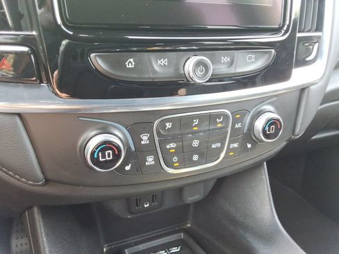Certified 2023 Chevrolet Traverse LT FWD image 33
