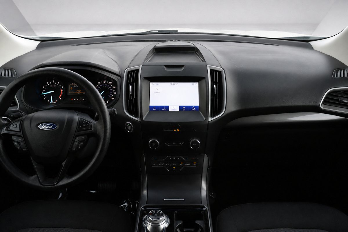 Used 2020 Ford Edge SE FWD image 19