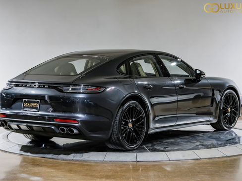 Used 2023 Porsche Panamera 4 Platinum Edition image 10